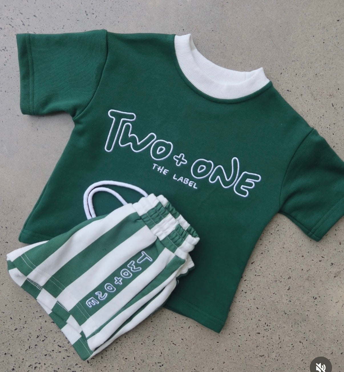 Green Stripe set