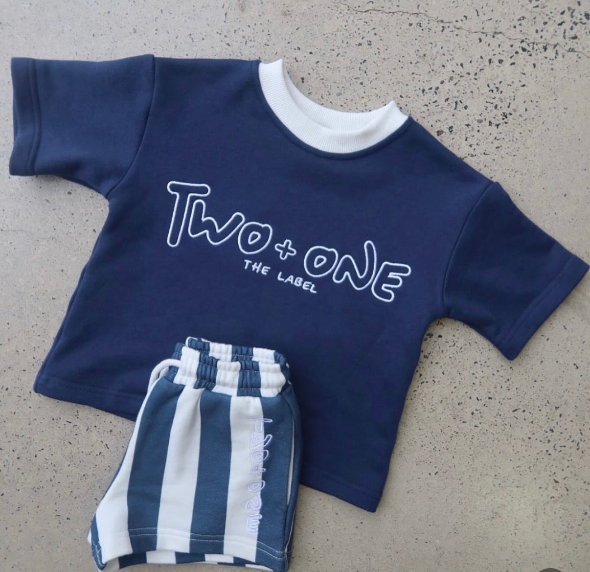 Blue stripe set